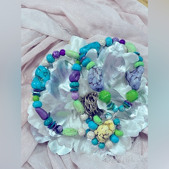 Gorgeous Multi Stones Chunky Necklace - Picture 6 of 9